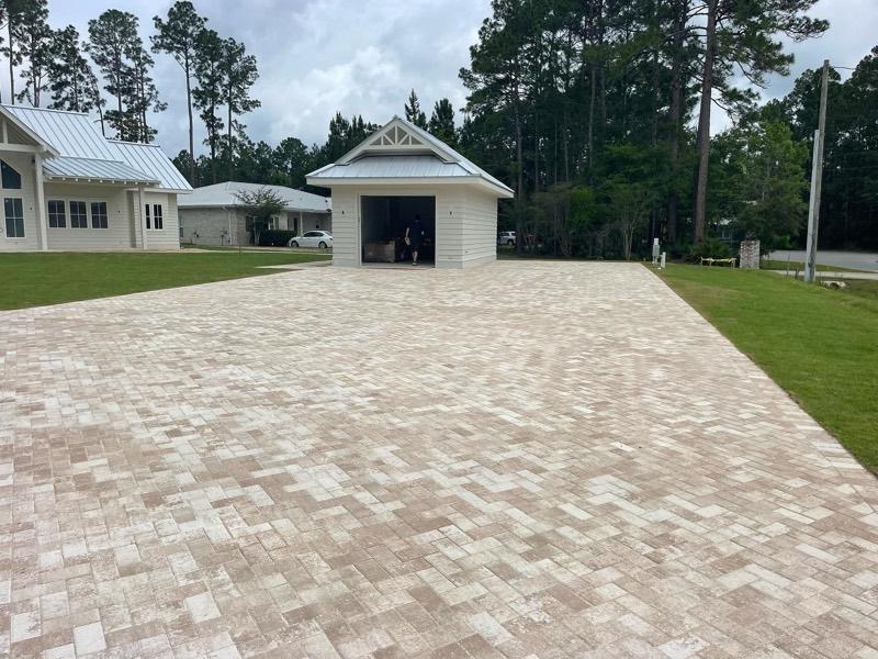 Farmhouse Courtyard Driveway